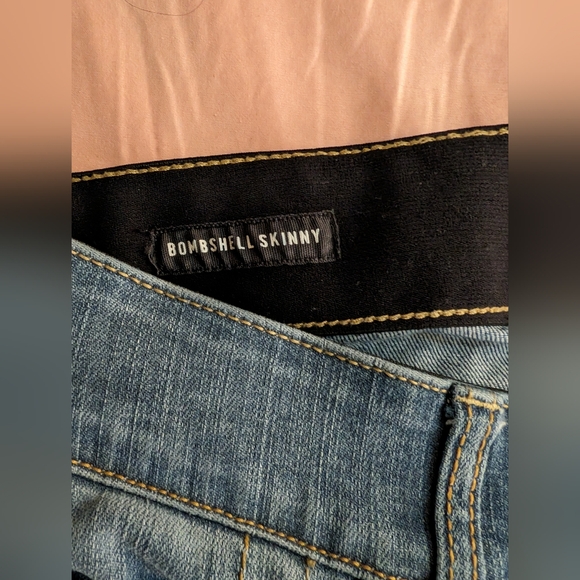 Distressed jeans - Picture 4 of 5